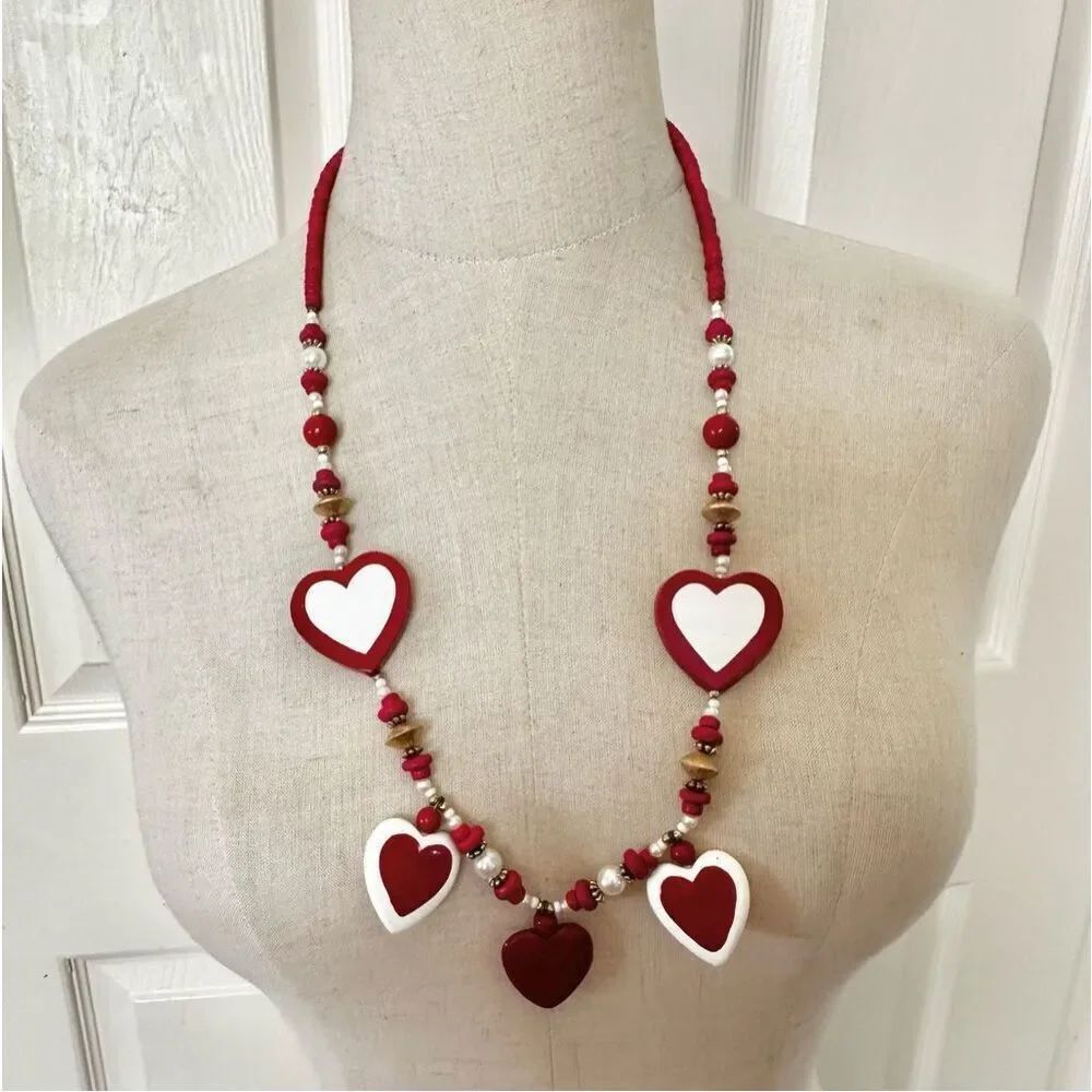 Red white faux pearl gold tone heart beaded necklace